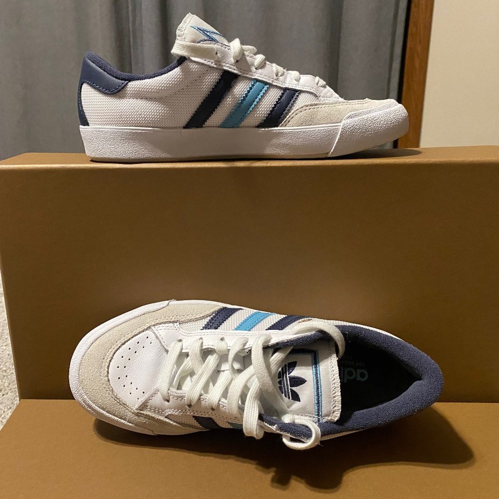 Adidas Nora (White/Preloved Blue/Shadow Navy) Women's Shoes Size 6.5 (US 5 Men)